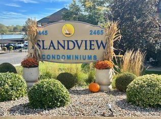 2465 Riverside Dr APT 212, Trenton, MI 48183