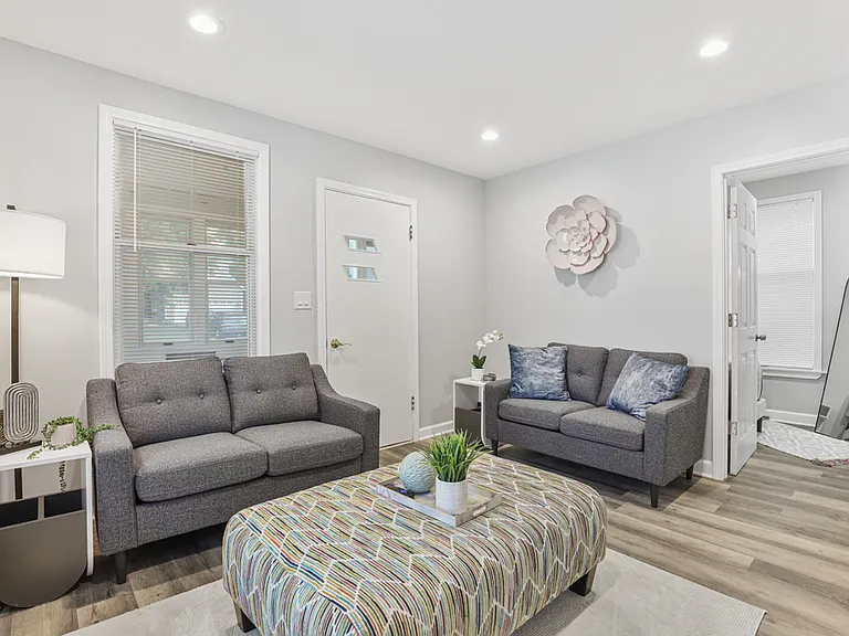 1304 Dean St — Photo 27