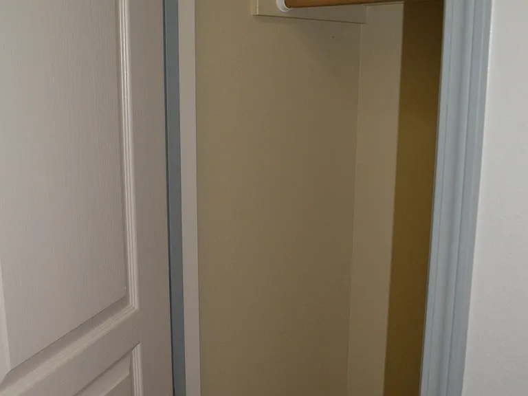 2646 N Larchmont Ave — Photo 21