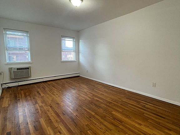 3rd image of 226 Bay 43rd St Floor 3