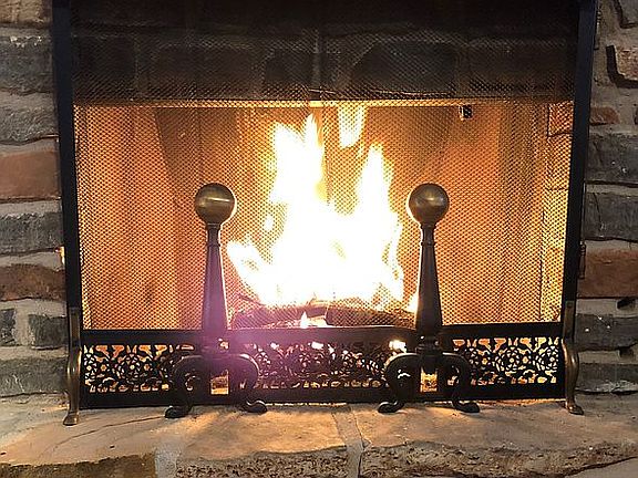 2nd image of 210 Oakwood Dr