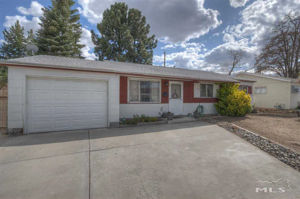 1125 Plymouth Way photo 1