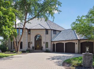 10481 Bluff Rd, Eden Prairie, MN 55347