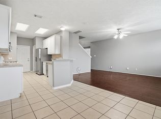 13084 Peppergate Ln, Houston, TX 77044