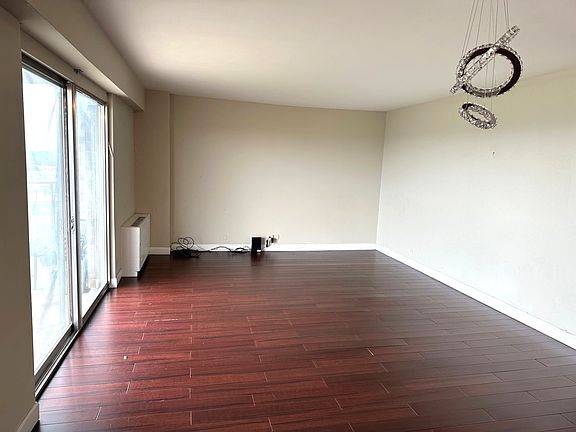 3rd image of 6833 N Kedzie Ave APT 903