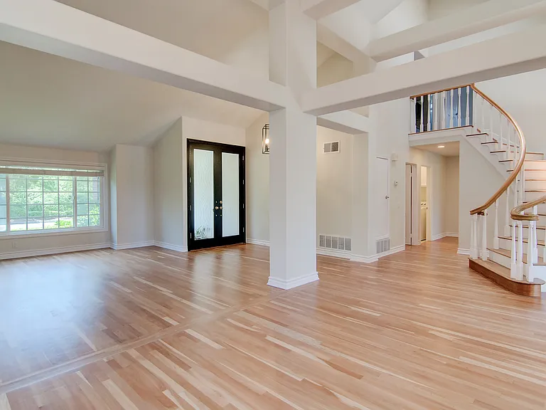 24261 Cascades Dr — Photo 4