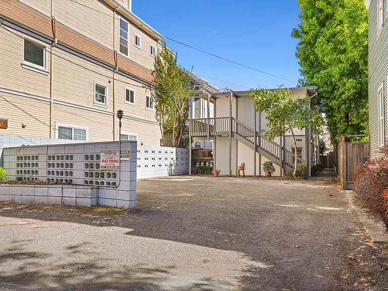 2030 Cedar St #6 — Photo 1