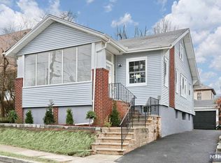 528 Lincoln Ave, Ridgefield, NJ 07657