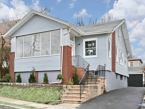 528 Lincoln Ave, Ridgefield, NJ 07657
