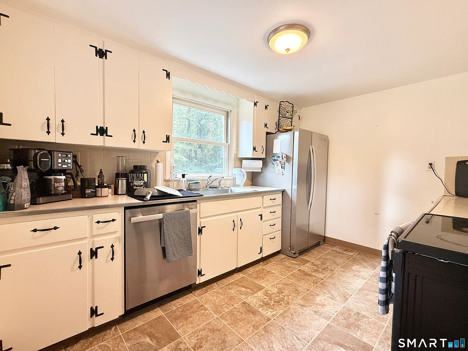 2 bed, 1.5 bath, 957 sqft, $3,000 — Photo 2