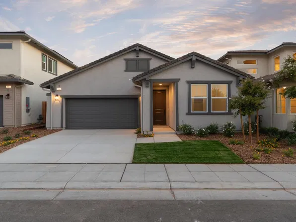 964 W Ponderosa Way, Madera, CA 93636