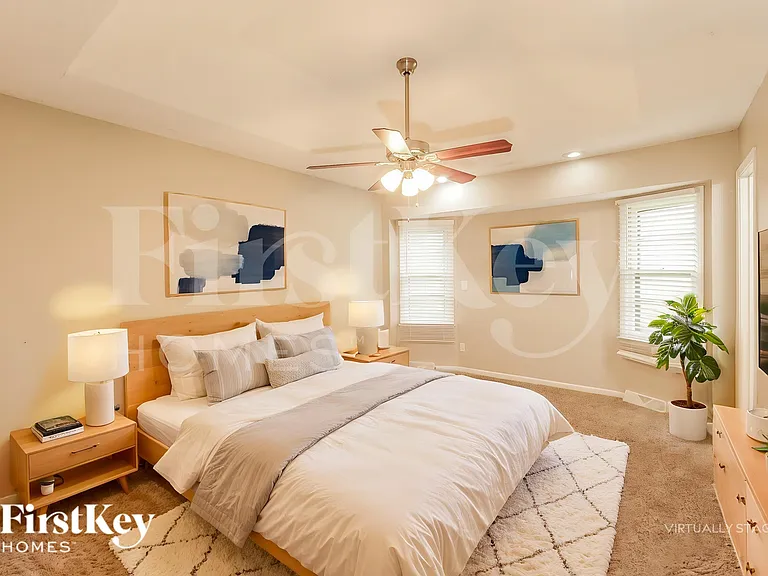 804 NE Karapat Dr — Photo 12