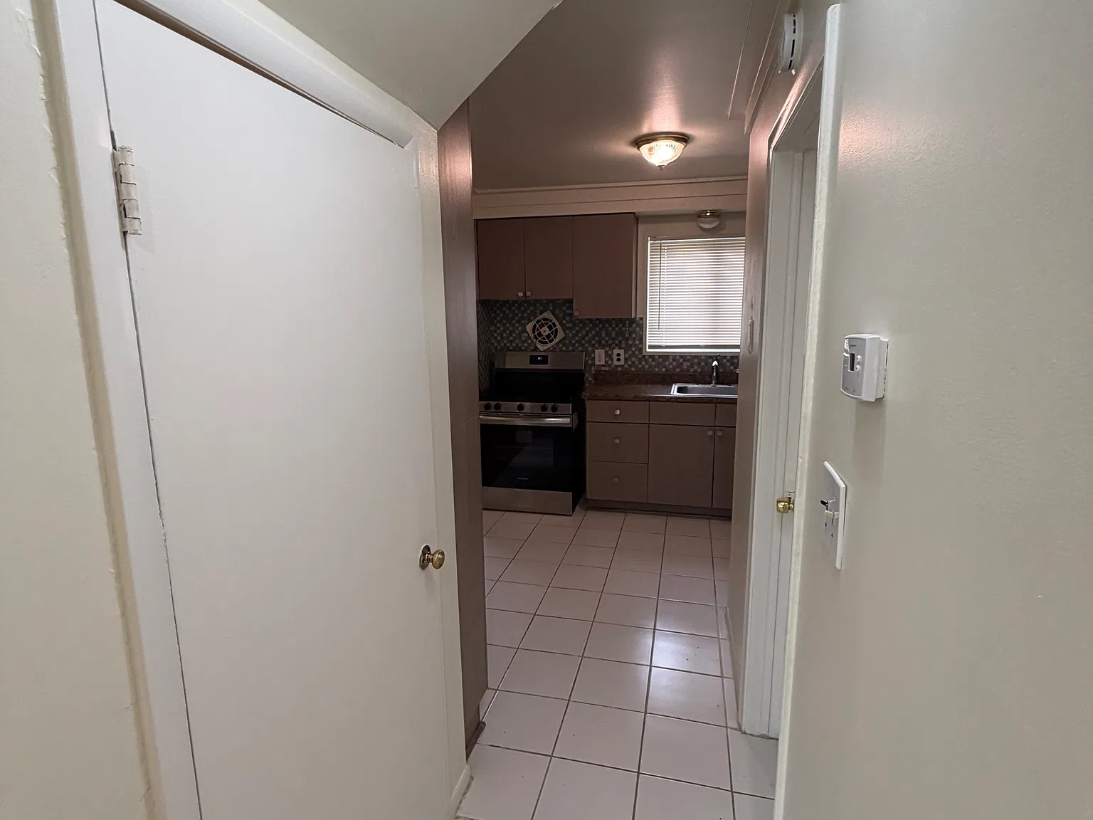 2 bed, 994 sqft, $1,400 — Photo 4