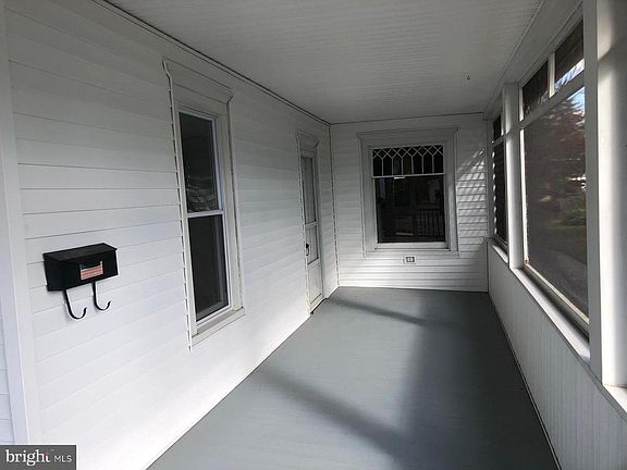 3rd image of 318 Weiner Ave