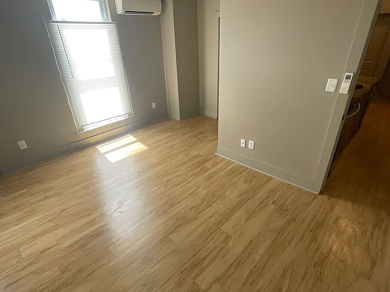 425 N Walnut St — Photo 10