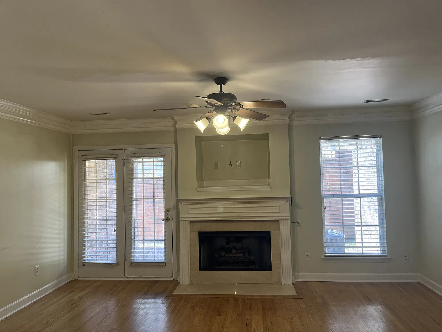 2 bed, 2.5 bath, 1492 sqft, $2,200 — Photo 4