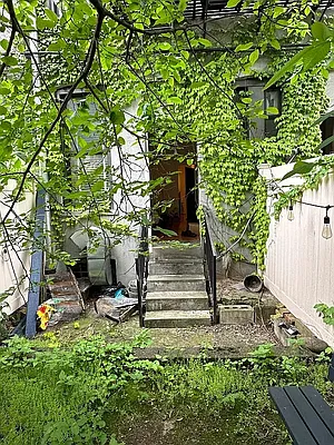 Rented by Nooklyn NYC LLC | media 19