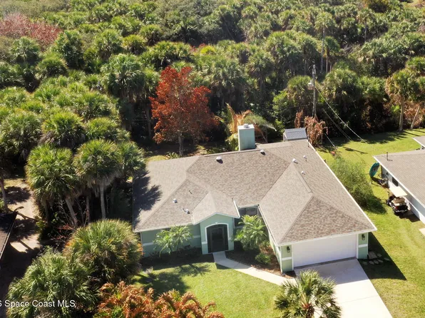 305 Pelican Dr, Melbourne Beach, FL 32951