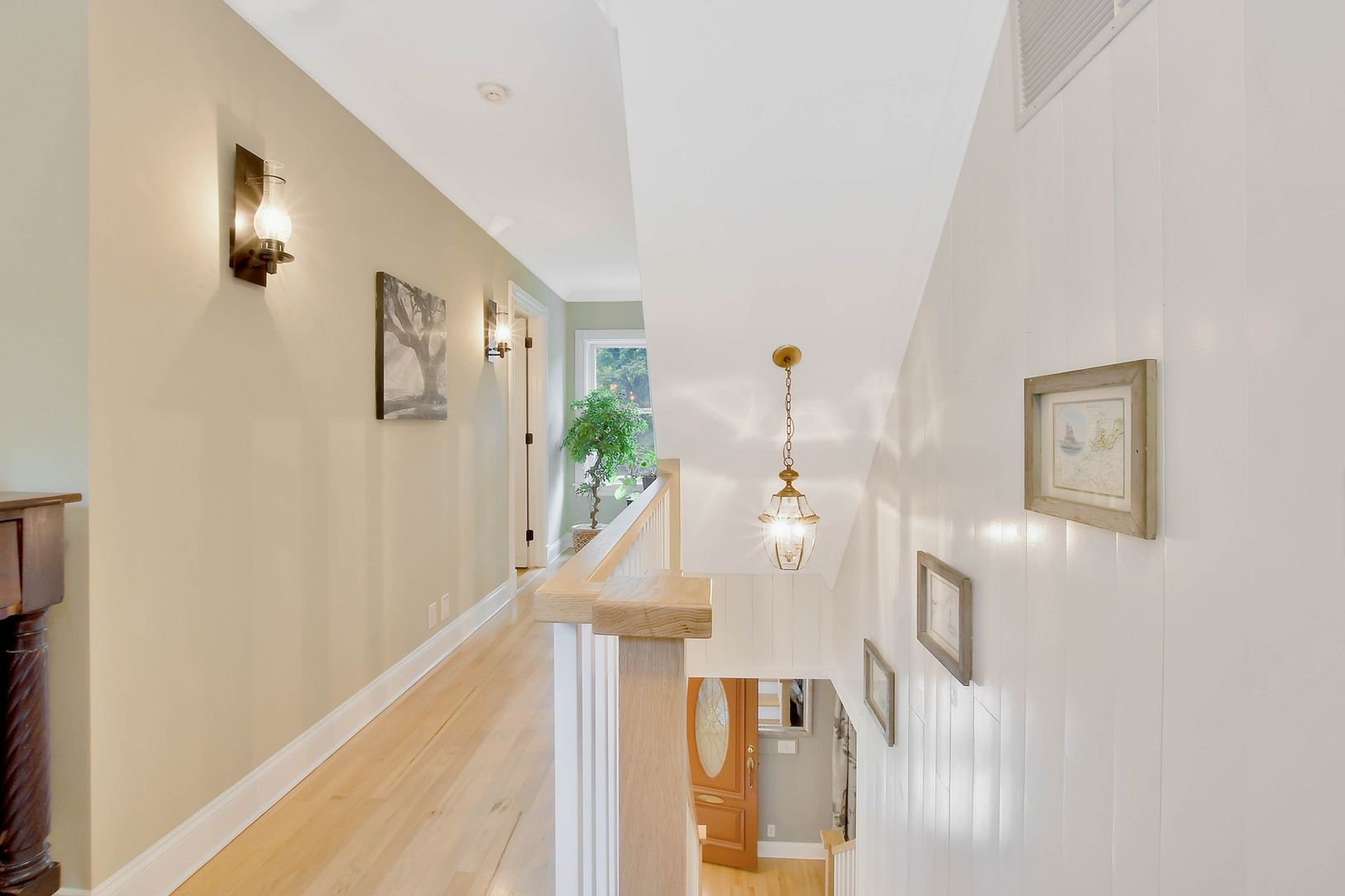  Top of Stairway. View of Second Floor Hall