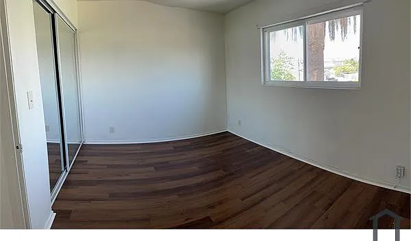 390 W 1st St #6 — Photo 1