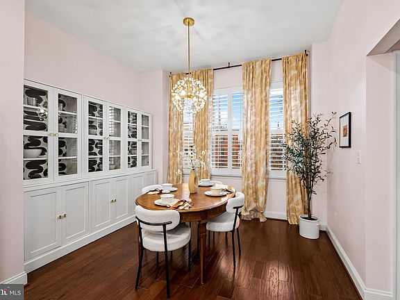 4th image of 1602 Rampart Mews