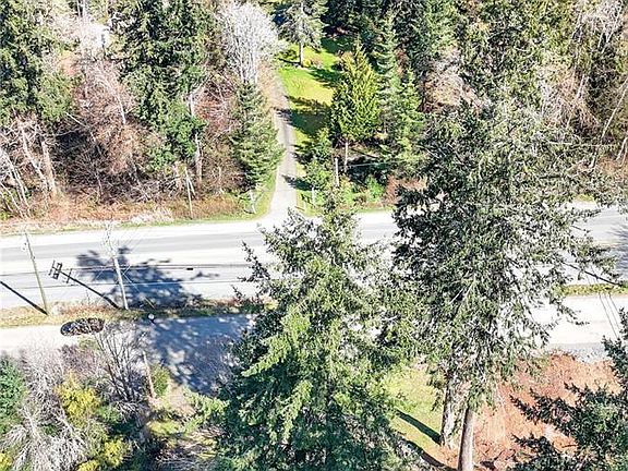 2nd image of 4060 Island Hwy S