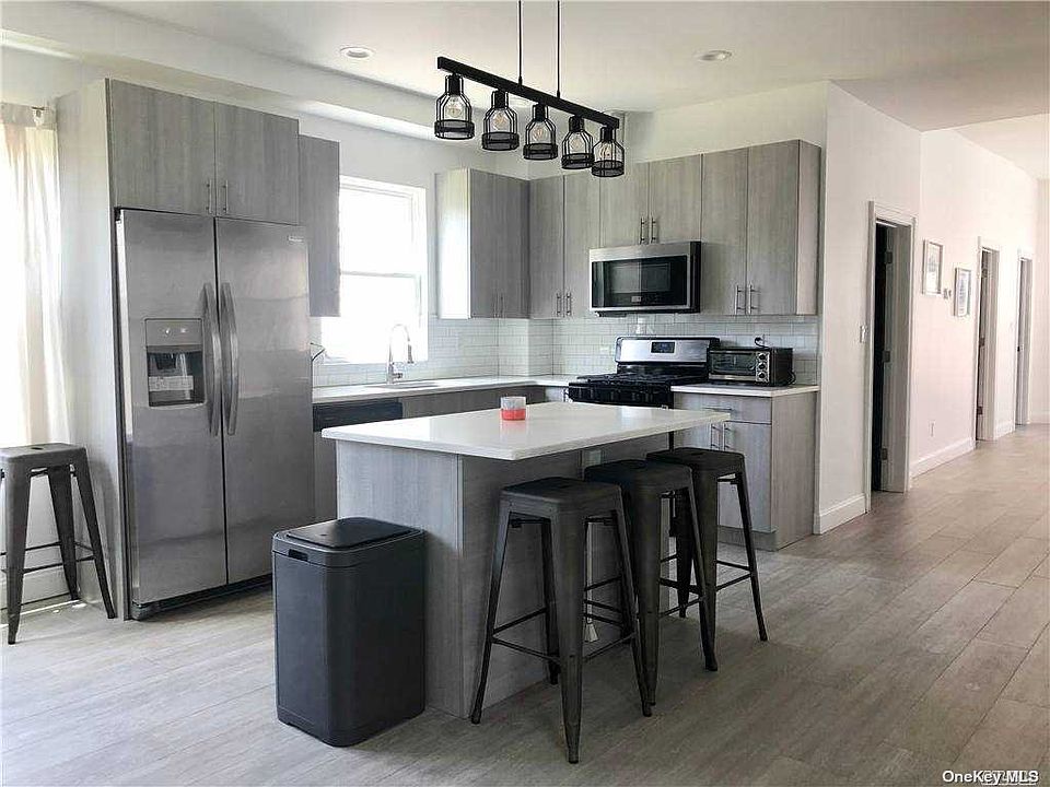 1st image of 16 E Walnut St #16