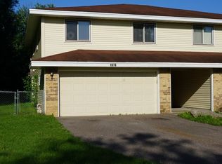1076 Regency Dr, Woodbury, MN 55125