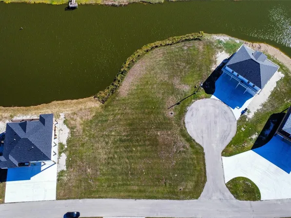 3722 Marble St, Port Bolivar, TX 77650