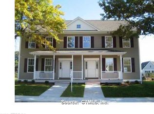 34 Prospect St, Pawcatuck, CT 06379