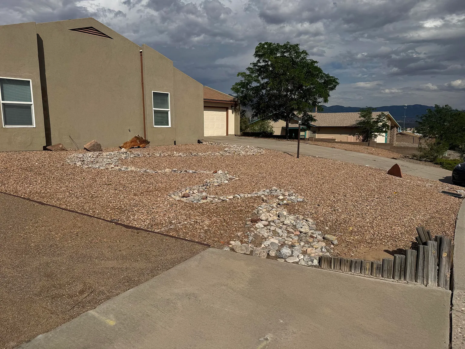 4 bed, 2.0 bath, 1703 sqft, $2,700 — Photo 3