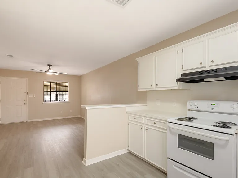 600 Palm St #13 — Photo 5