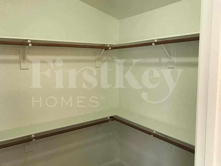 8041 Hilliard Ave — Photo 19