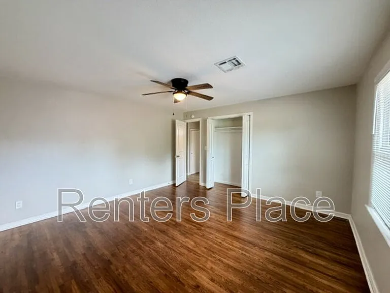 711 N Main St — Photo 15