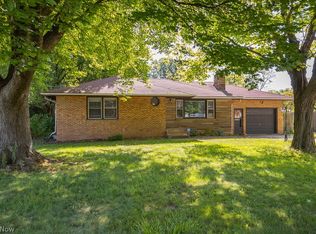 306 Bowhall Rd, Painesville, OH 44077