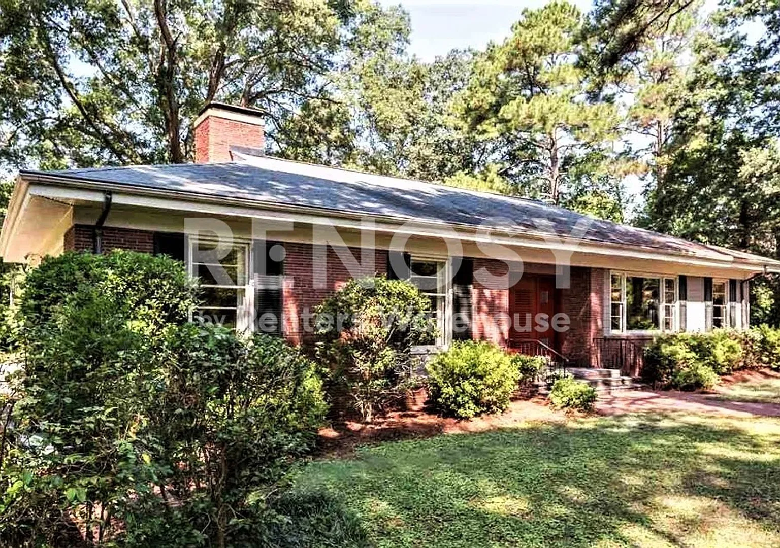 Charming Estate home on almost 2 acres with Duke University Setting — Photo 3