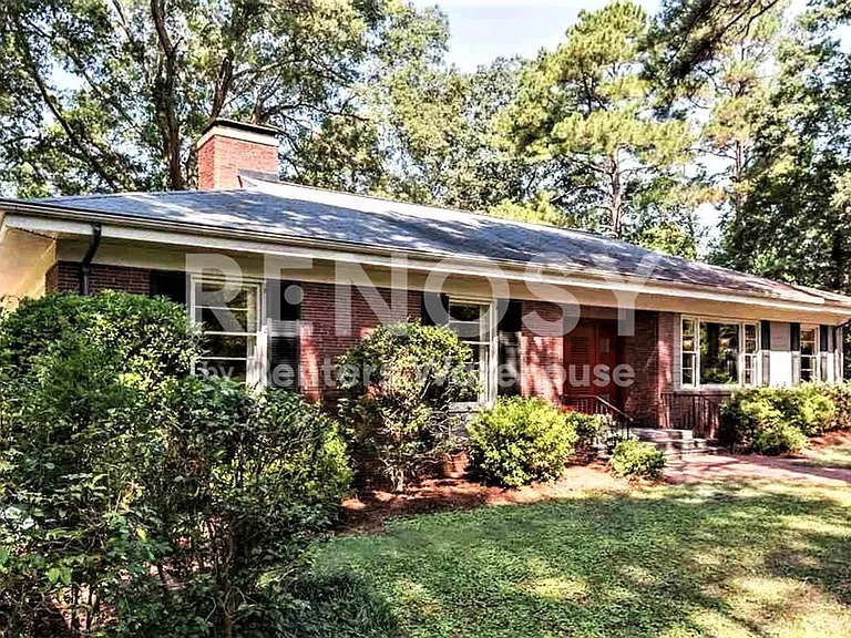 1020 Anderson St — Photo 3