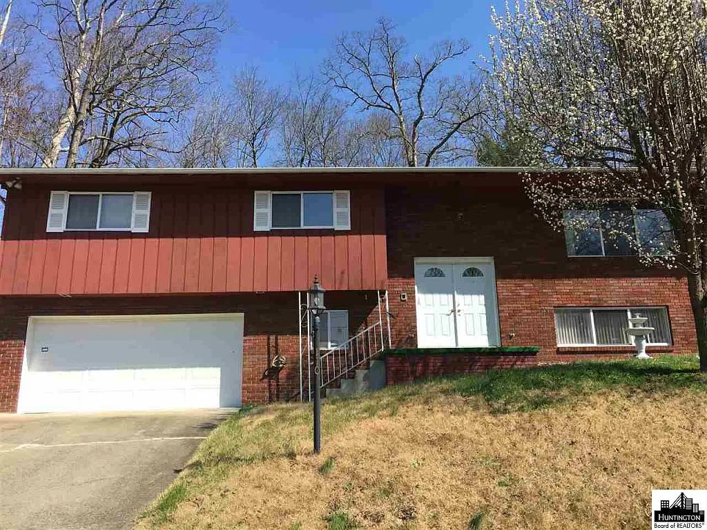 110 Larkspur Dr photo 1