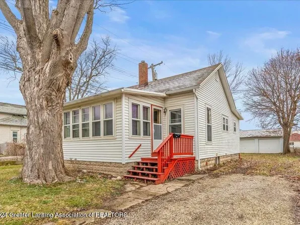 110 S Cedar St, Williamston, MI 48895