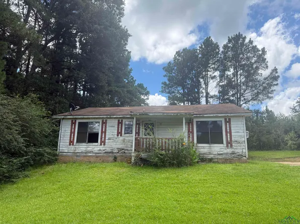 704 Sunset Dr, Marshall, TX 75672