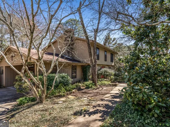 4614 Winthrop Dr, College Park, GA 30337