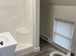 216 W South St #2N, Woodstock, IL 60098