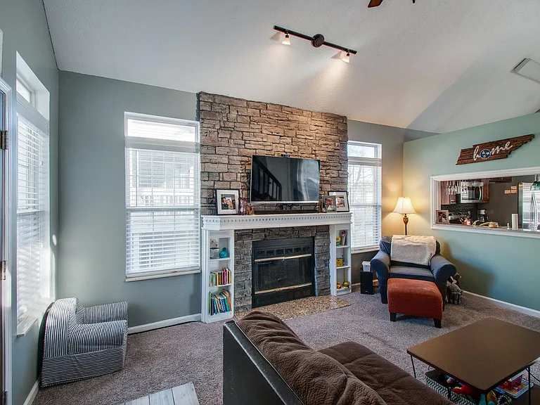5807 Avalon Ct — Photo 4
