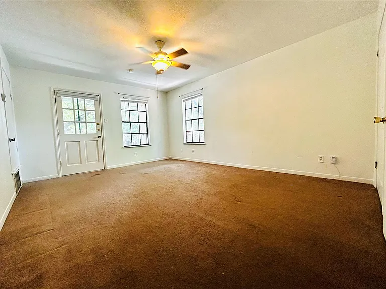 4511 Avenue B #B — Photo 5