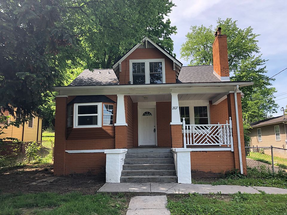 1st image of 207 Fern St