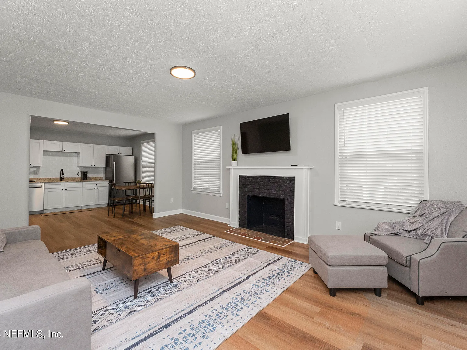 1 bed, 1.0 bath, 800 sqft, $1,595 — Photo 2