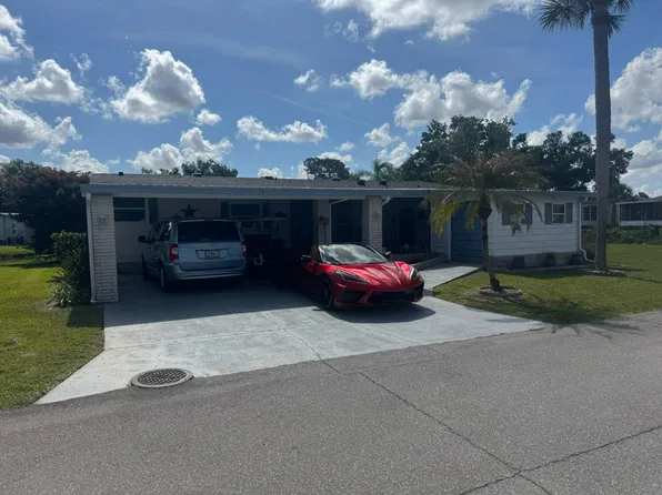 297 Country Club Dr, Plant City, FL 33565