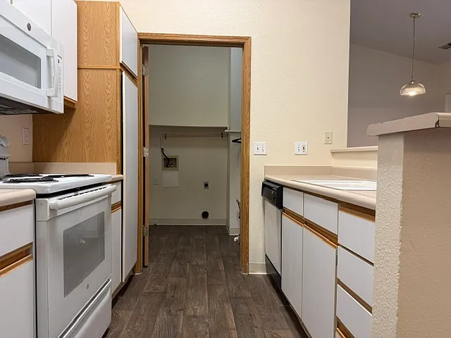 3300 N Lakegrove Ln #102 — Photo 11