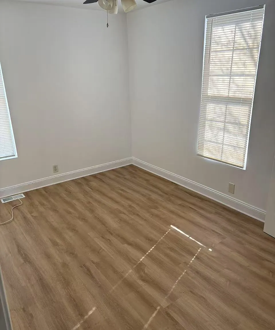 2 bed, 1.5 bath, 1000 sqft, $950 — Photo 2