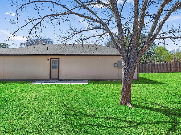 9575 Celine Dr — Photo 16
